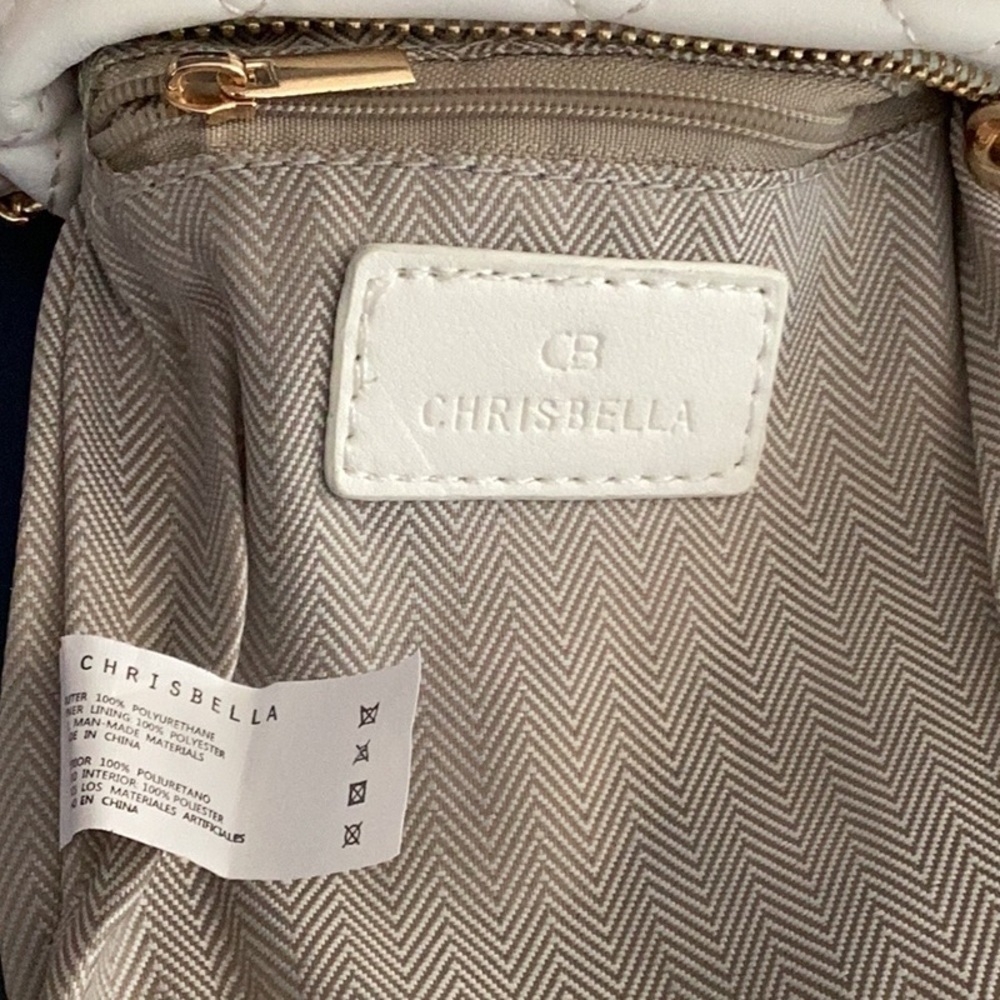 Chrisbella NWT Leather Quilted White Crossbody Bag Pouch Gold Chain Beautiful - Picture 7 of 10